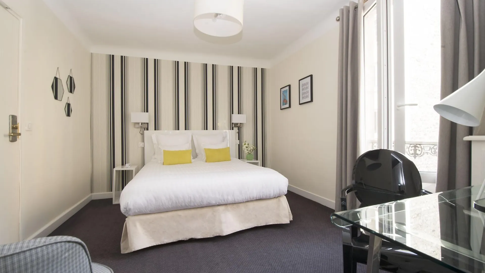 ***  Hotel Des Batignolles Paris France