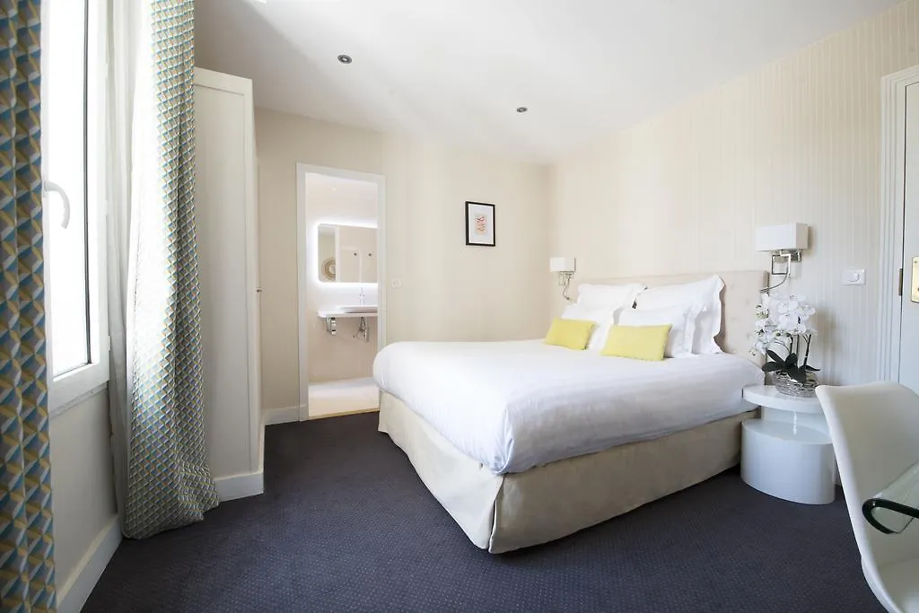 Hotel Des Batignolles Paris
