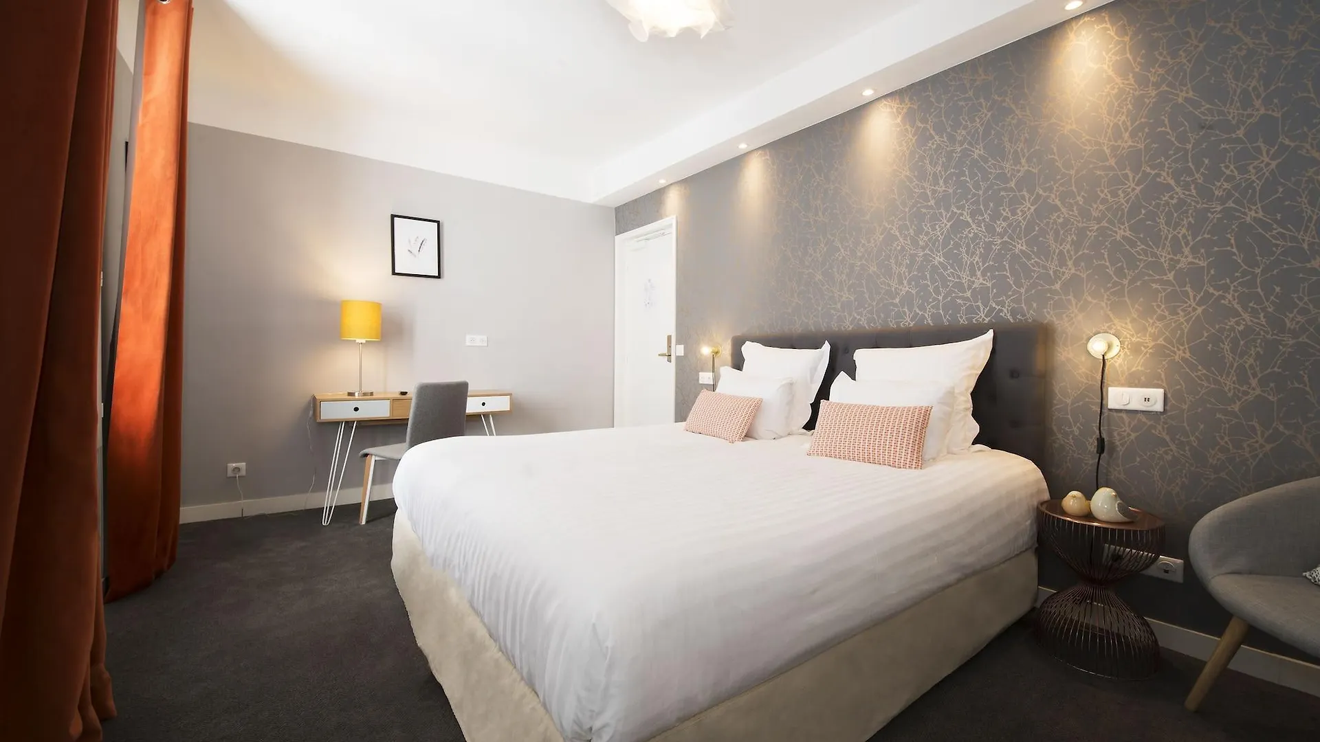 Hotel Des Batignolles Paris