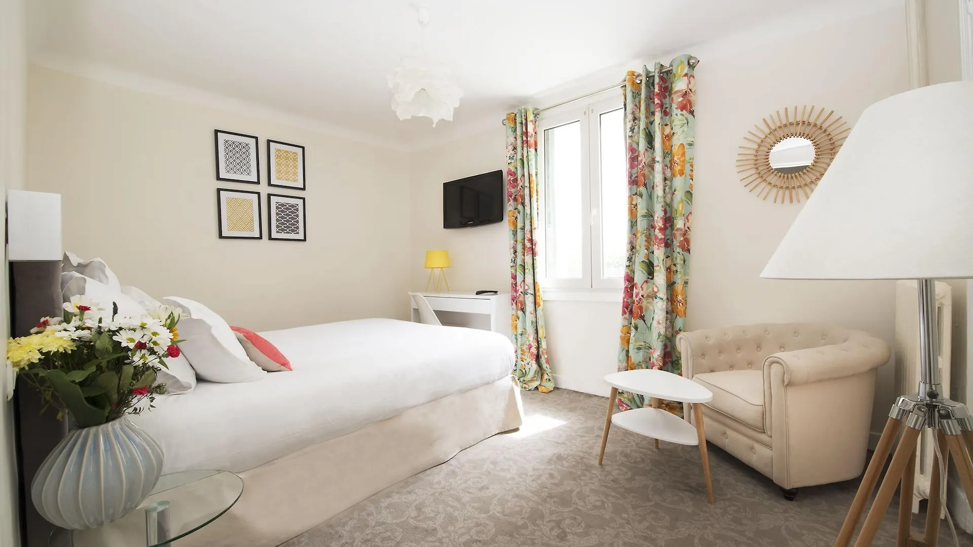 Hotel Des Batignolles Paris