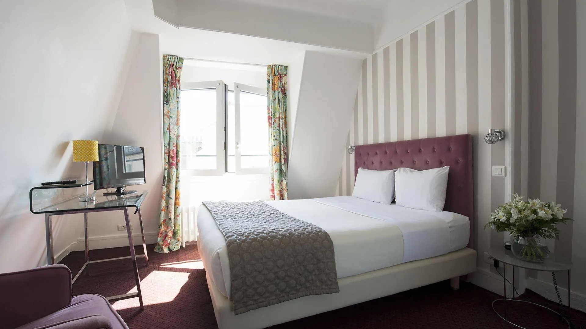 Hotel Des Batignolles Paris 3*,