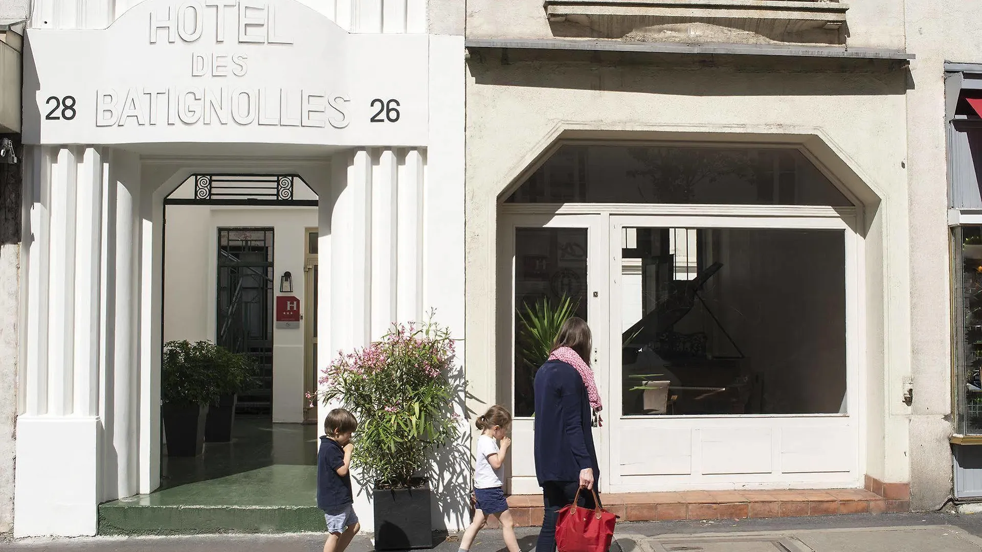 Hotel Des Batignolles Paris France