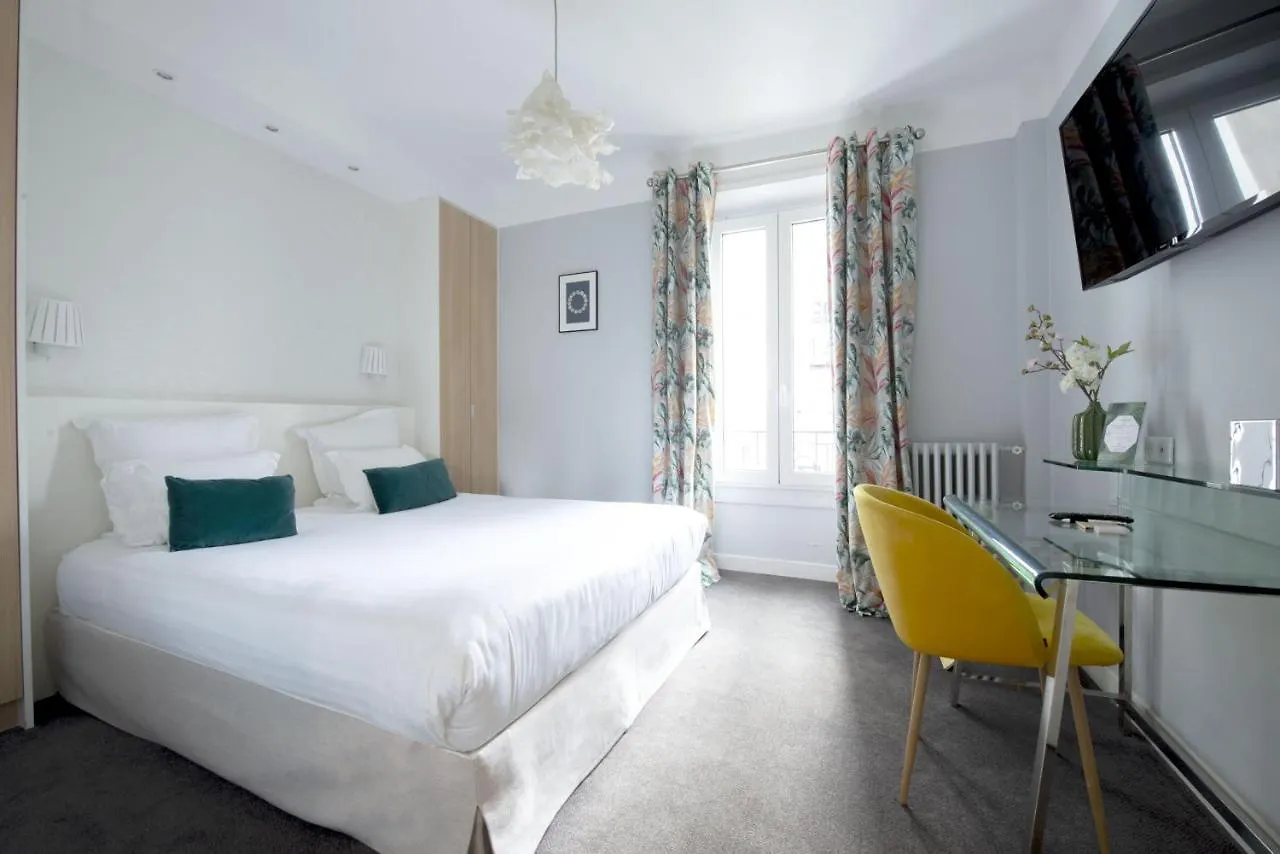 Hotel Des Batignolles Paris