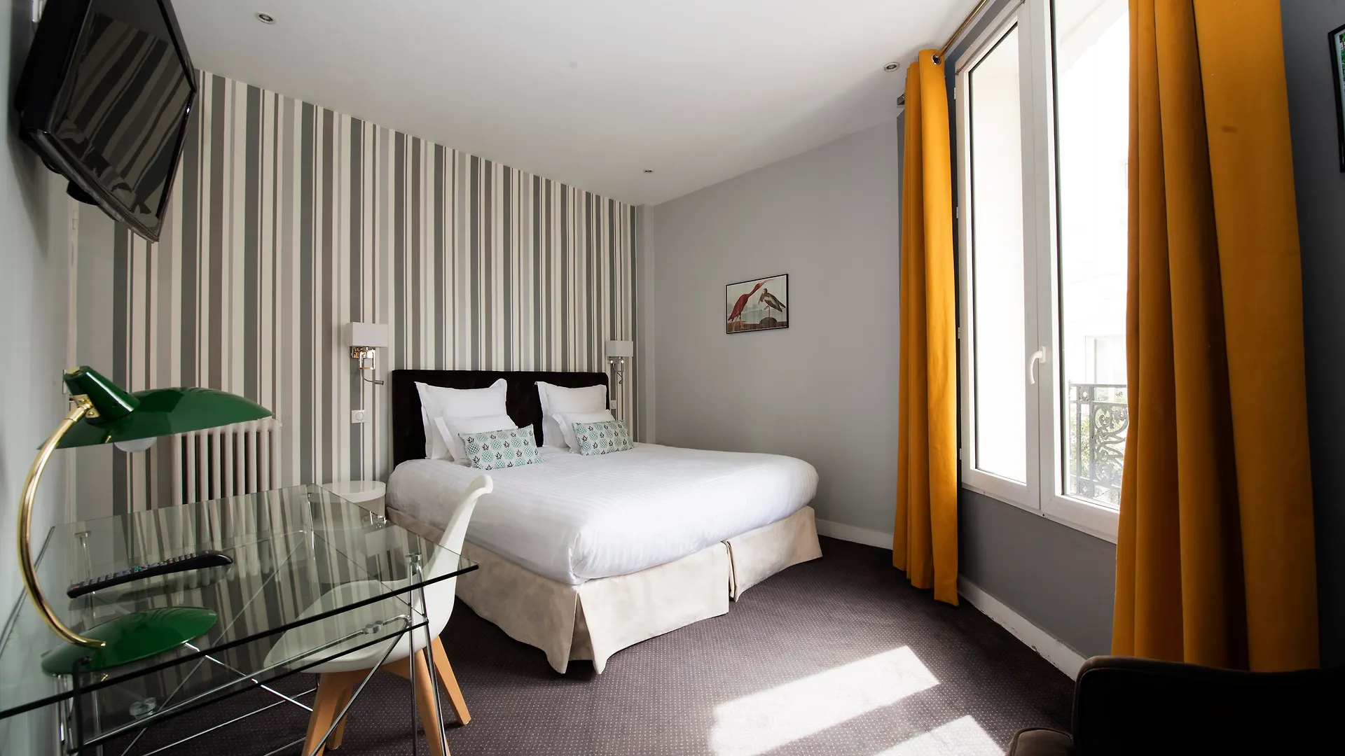 Hotel Des Batignolles Paris 3*,
