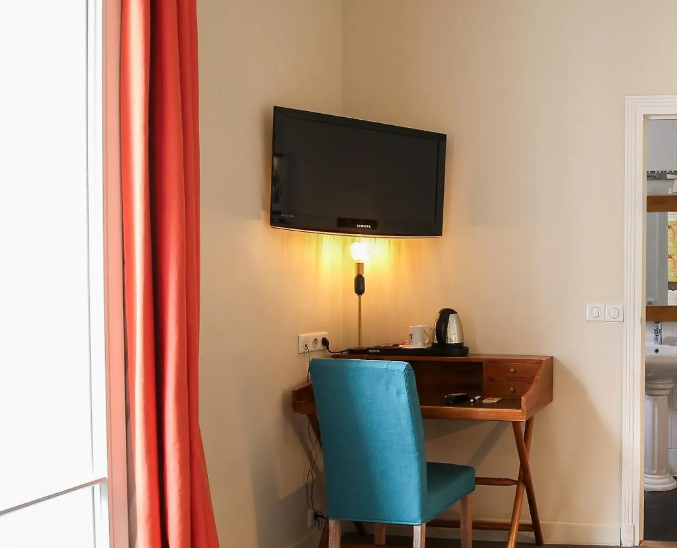 Hotel Des Batignolles Paris