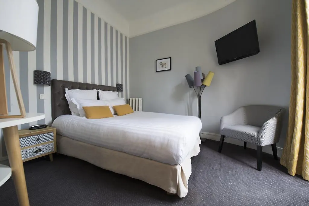 Hotel Des Batignolles Paris