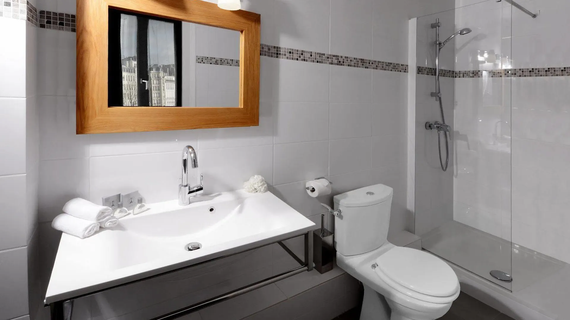 Hotel Des Batignolles Paris
